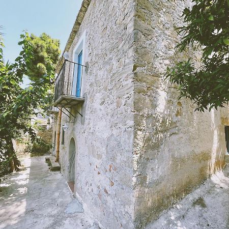 La Casa Del Nespolo Bed and Breakfast Capo dʼOrlando Εξωτερικό φωτογραφία